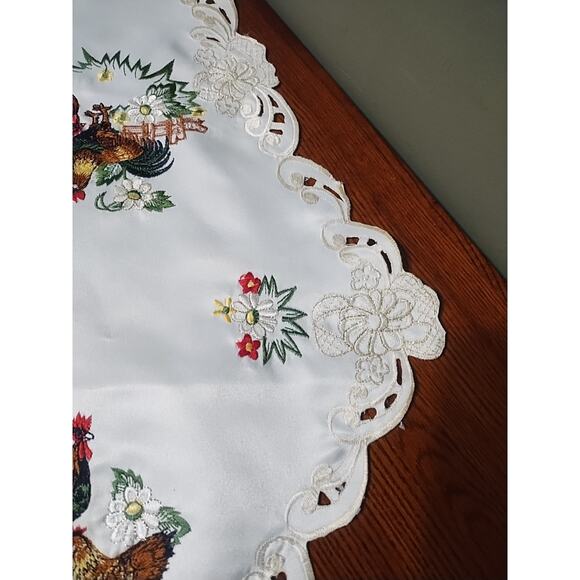 Doily Table Runner Set Tablecloth Chicken Lace floral gold Cottage Country White - Picture 6 of 14